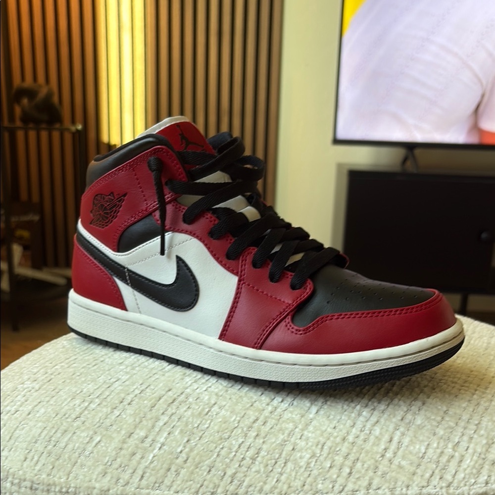 Air Jordan 1 Mid “Chicago Black Toe”
